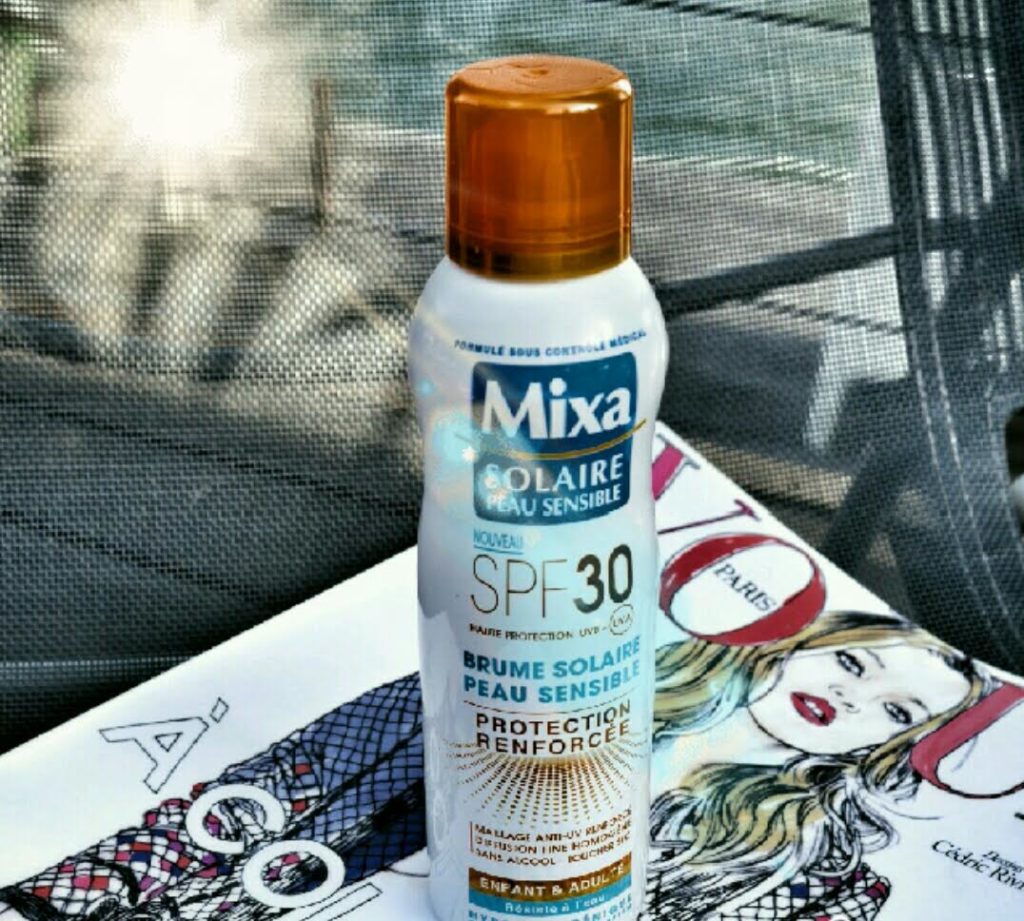 BRUME SOLAIRE PEAU SENSIBLE SPF30 de Mixa