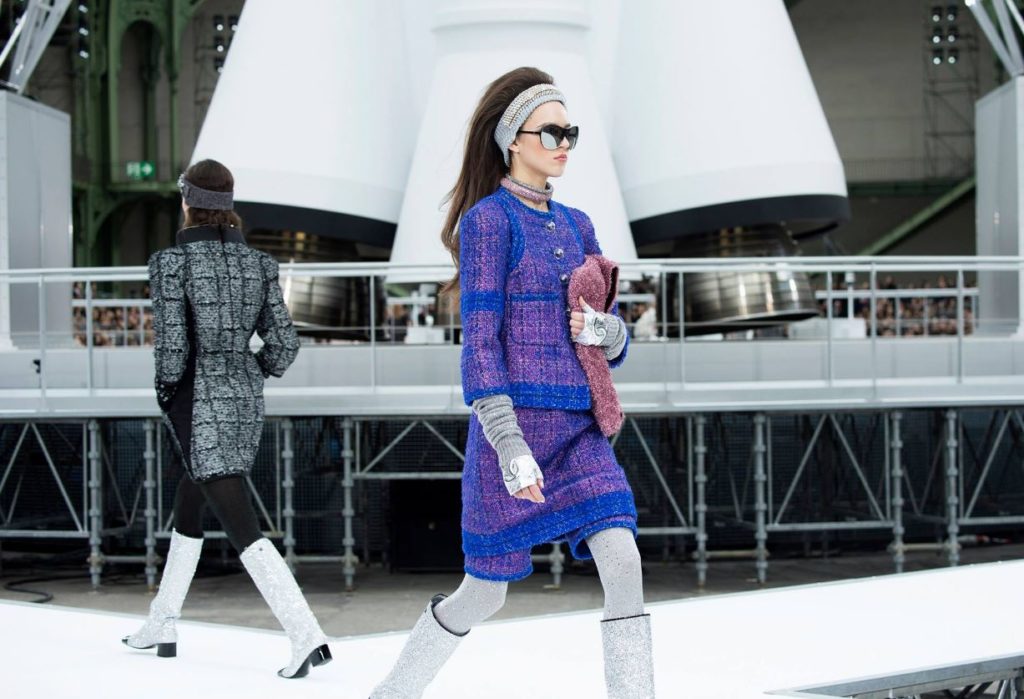 REVIVEZ EN IMAGES LE DEFILE CHANEL GROUND CONTROL AUTOMNE-HIVER 201718